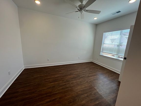 4th image of 512 Rosewood Ln