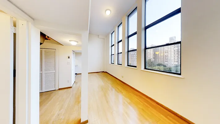 Rented by Modern Spaces | media 2