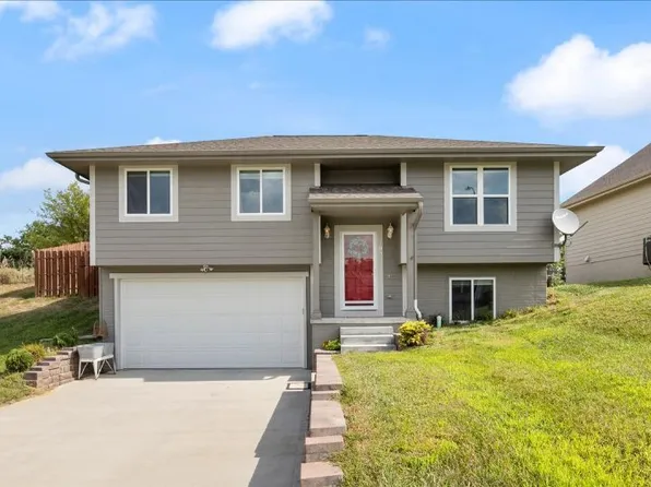 105 Hickory Ridge Dr, Glenwood, IA 51534