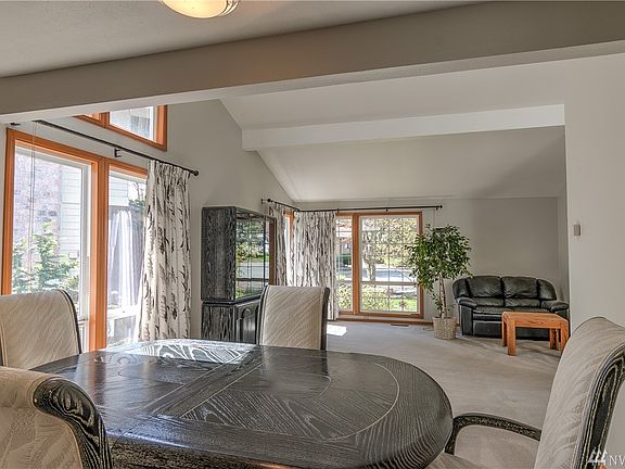 4th image of 4528 159th Ave NE