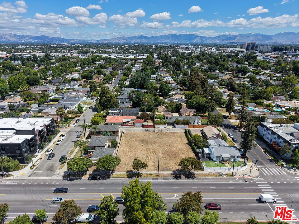 1st image of 14715 Burbank Blvd