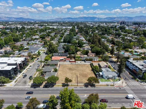 14715 Burbank Blvd, Van Nuys, CA 91411