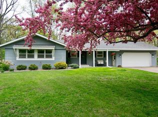 2914 Merlen Dr, Minnetonka, MN 55305