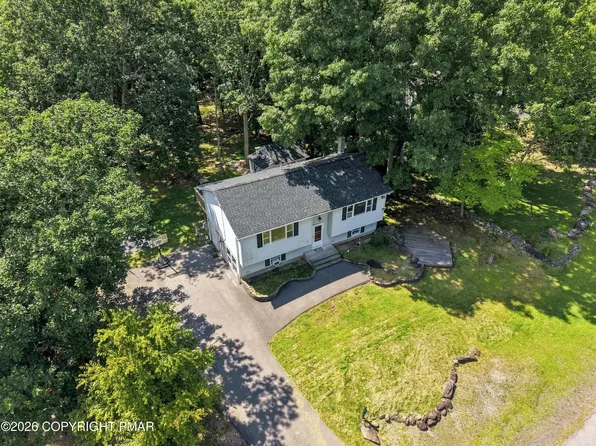 105 Ledgewood Dr, East Stroudsburg, PA 18301