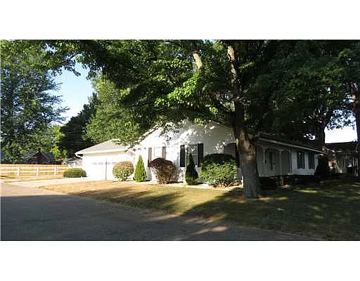 220 E Klinger Ave photo 1