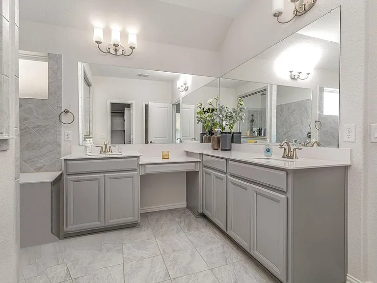 2408 Tawakoni Dr — Photo 2