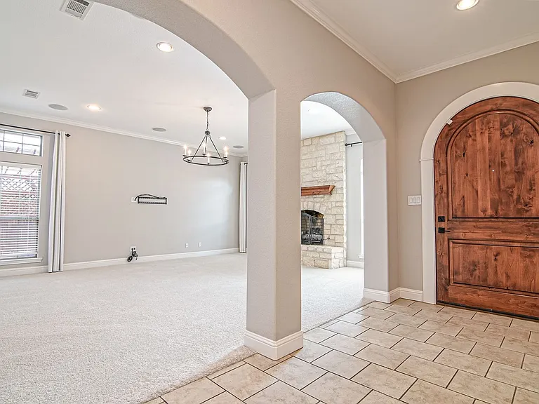 5508 La Jolla Cv — Photo 2