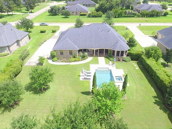 3rd image of 2515 Creektrail Ln