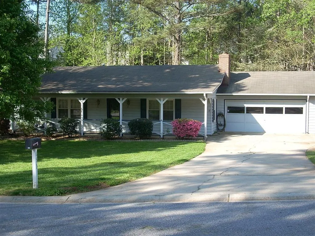 653 Steeple Chase Dr photo 1
