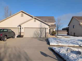 1722 38th Ave S, Grand Forks, ND 58201