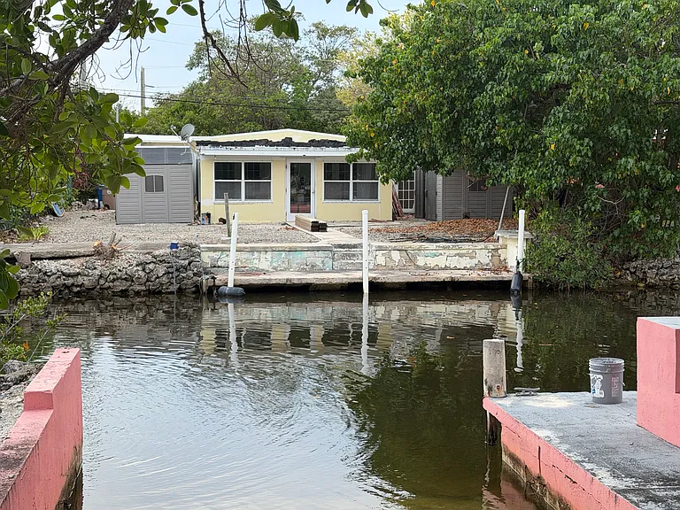 Dock