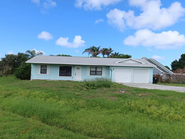 601 SE Polynesian Ave — Photo 25