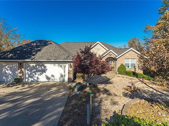 2nd image of 9 Cullen Hills Ln