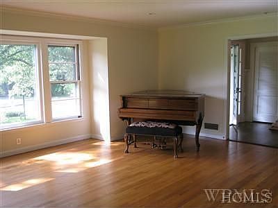 2nd image of 19 Ramapo Trl