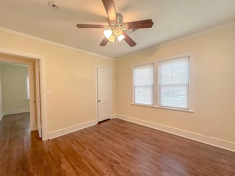 219 S Florence Ave — Photo 13