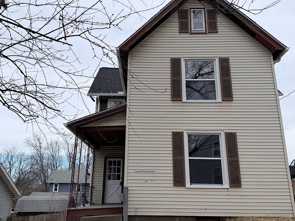 1st image of 1110 Oak Ave SE