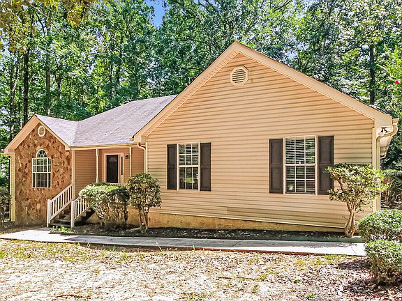 3rd image of 709 Miami Ct