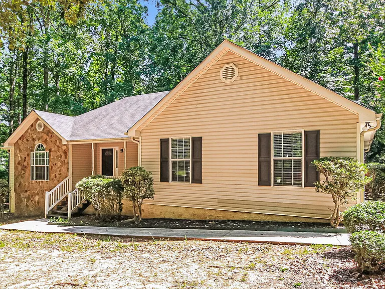 709 Miami Ct — Photo 3