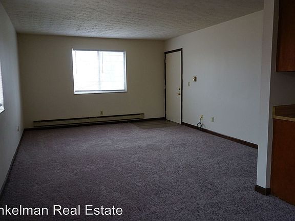 2nd image of 1412 Jackson Ln APT 3