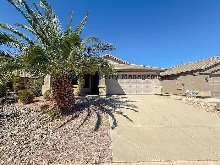 3 bed, 2.0 bath, 1684 sqft, $1,795 — Photo 2