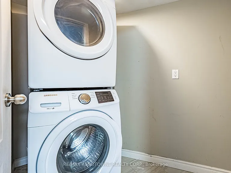 22 Ryan St #BASEMENT — Photo 17