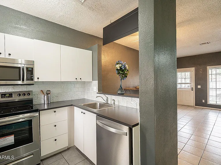18616 N 34th Ave #5 — Photo 14