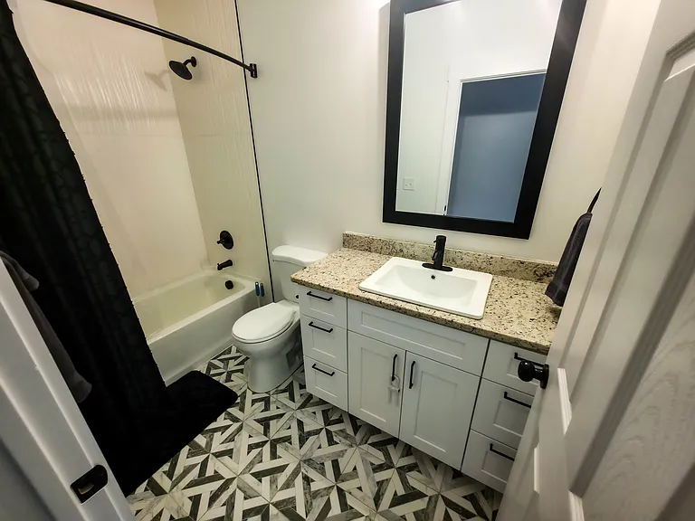 437 Liberty St — Photo 9