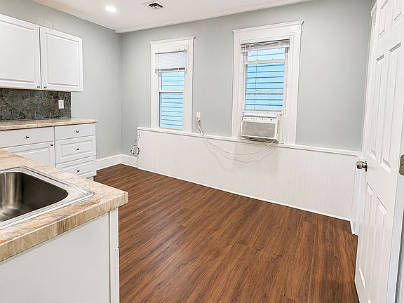 4th image of 33 W Friendship St Floor 2