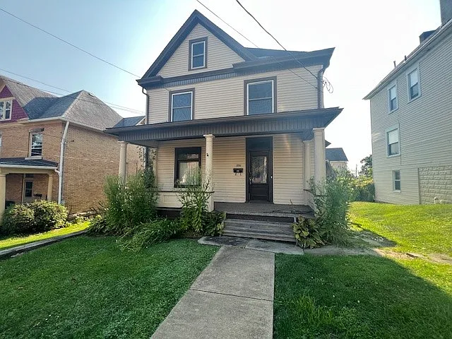 556 2nd St photo 1