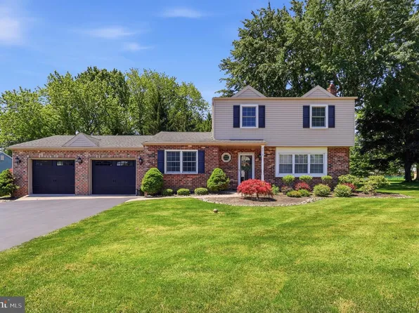 2016 Sterigere St, Norristown, PA 19403