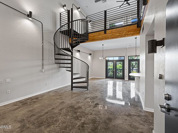 2nd image of 914 E OSBORN Road #208