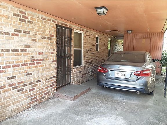 3rd image of 1744 Plaza Dr