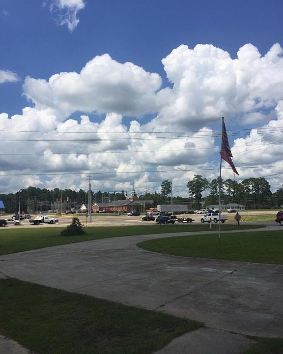 2nd image of 3007 Highway 589