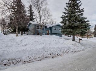 1800 Crescent Cir, Anchorage, AK 99508