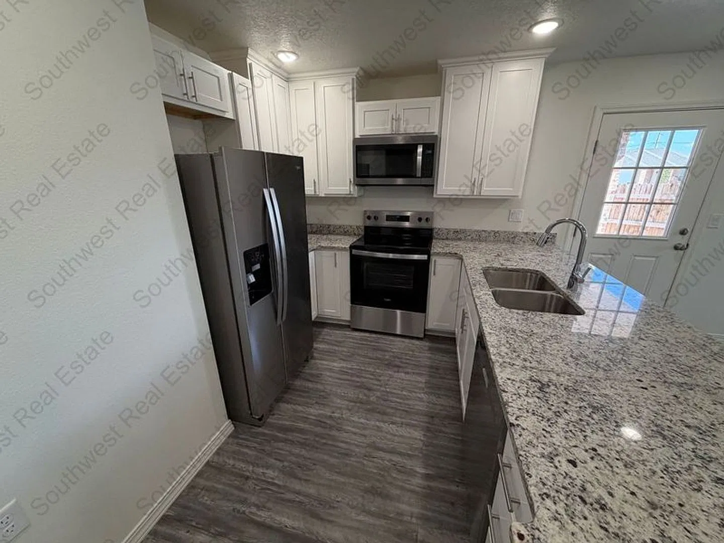 2130 Bobwhite Ct. — Photo 2