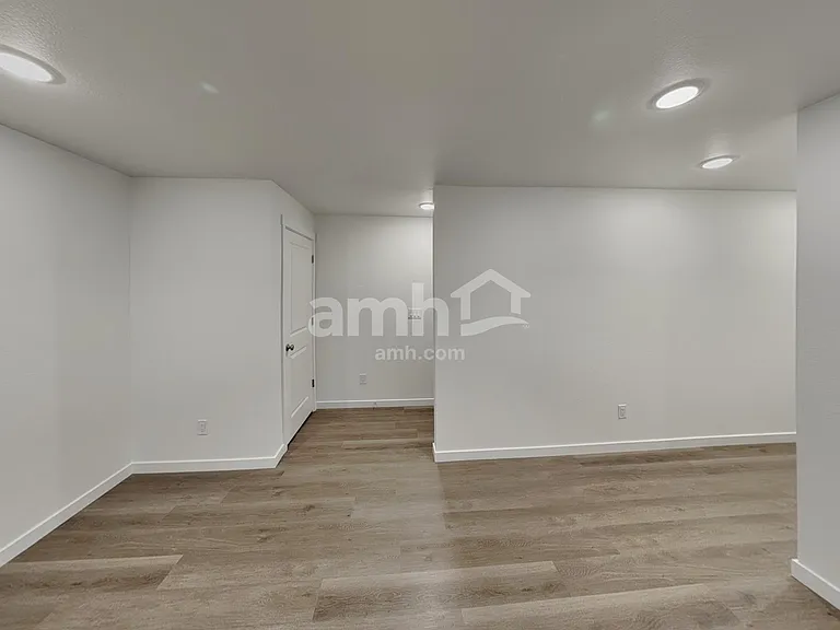 320 N Addison Way — Photo 9