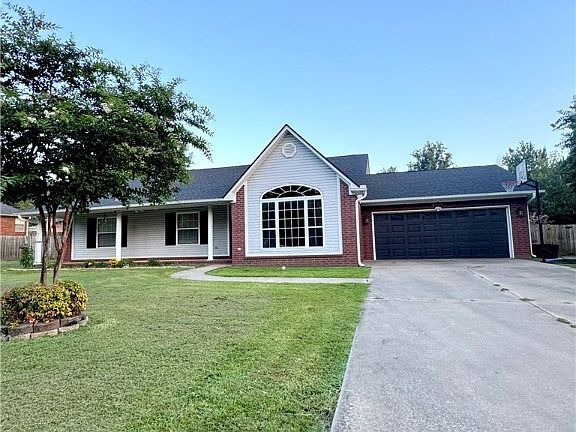 2nd image of 3310 Glen Flora Way