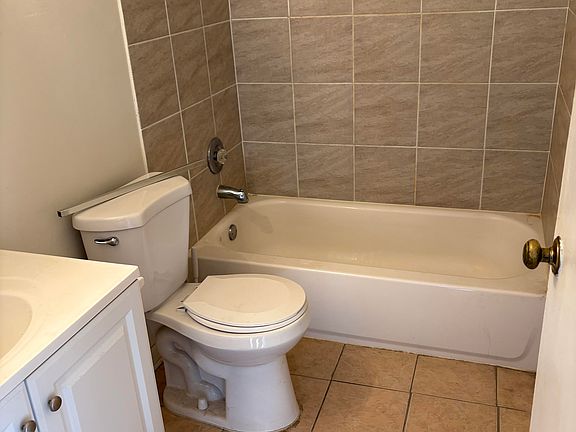 4th image of 460 E Osage Ln