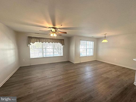 3rd image of 2031 Windsong Dr Unit 1C
