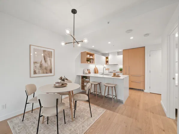 6000 McKay Ave #4605, Burnaby, BC V5H 0K2