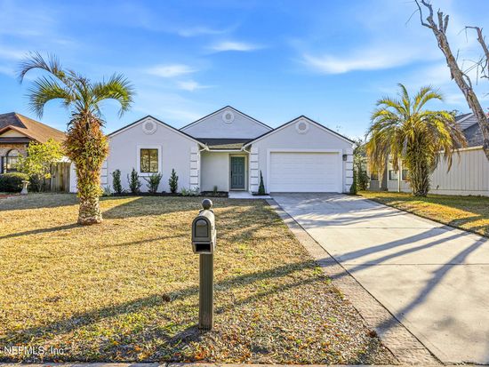 2170 THE WOODS Drive E, Jacksonville, FL 32246