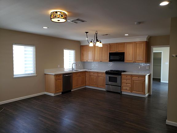 2nd image of 21012 Royal Blvd
