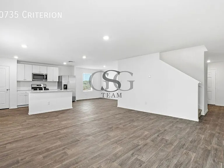 10735 Criterion — Photo 10