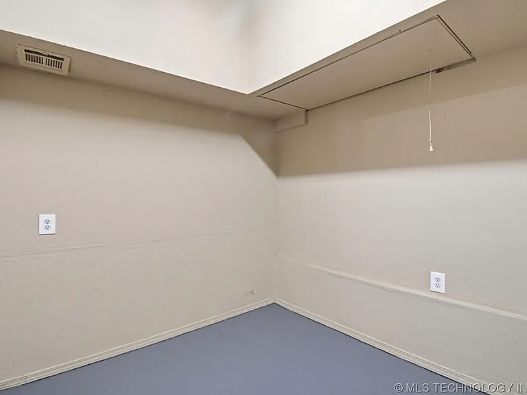 729 N 72nd East Ave — Photo 23