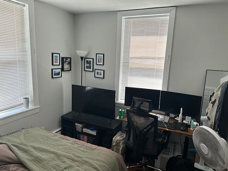 722 E 6th St #1R — Photo 6