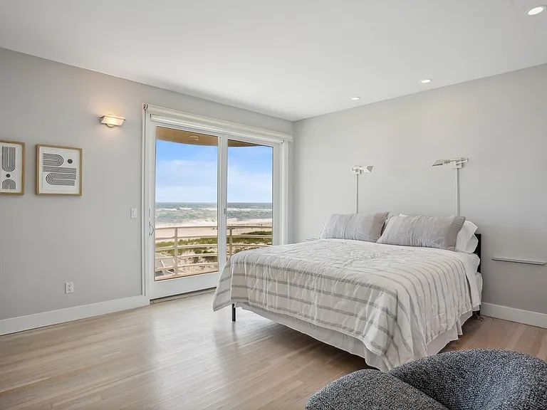 681 Dune Rd — Photo 18