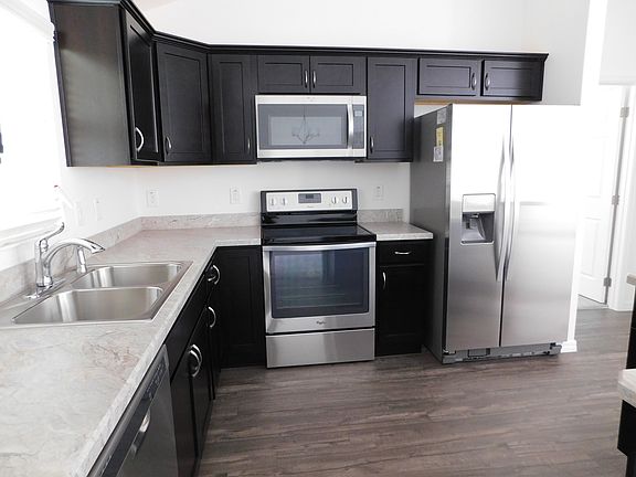 2nd image of 4152 Deskin Ln