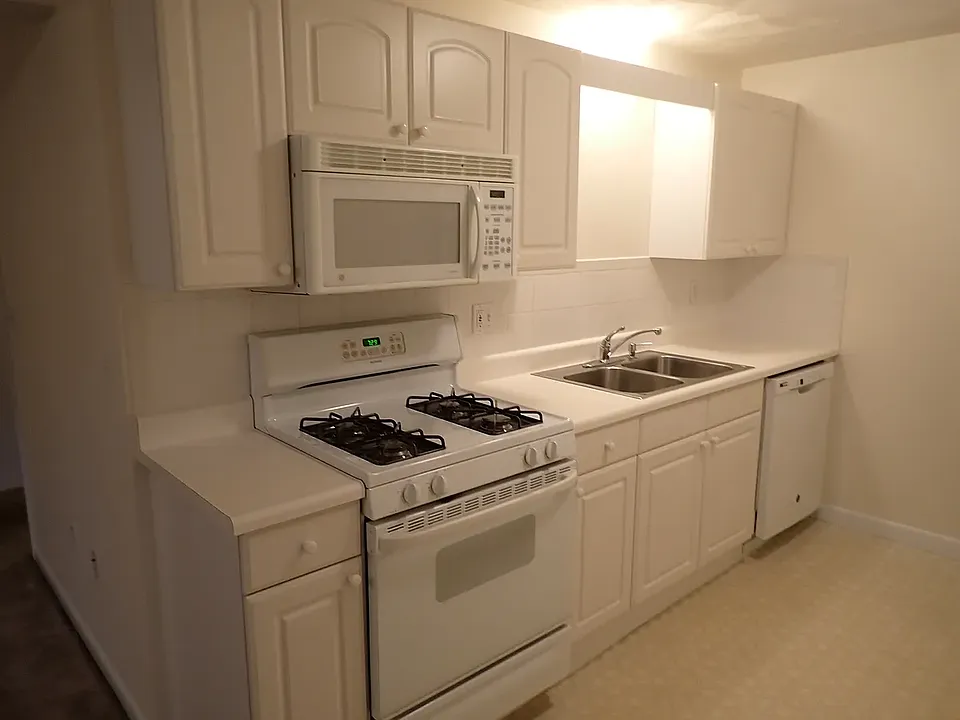 233 Bacon St #2