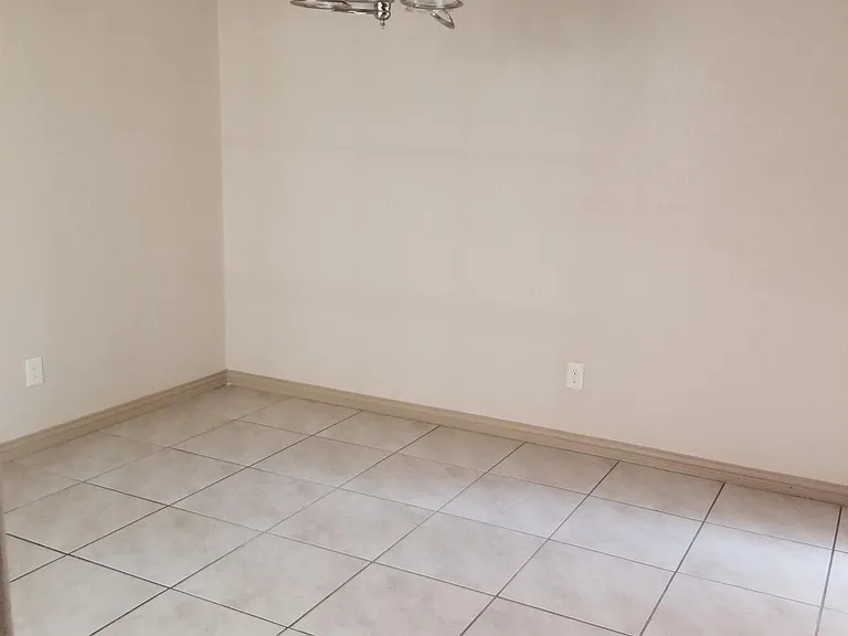 1537 Cozy Dr — Photo 11