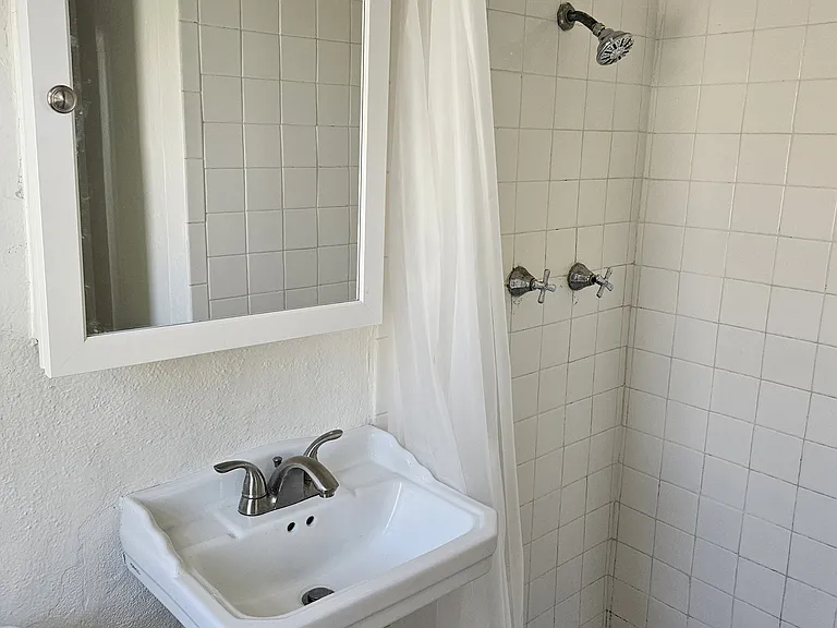 221 Condict Dr #8 — Photo 7